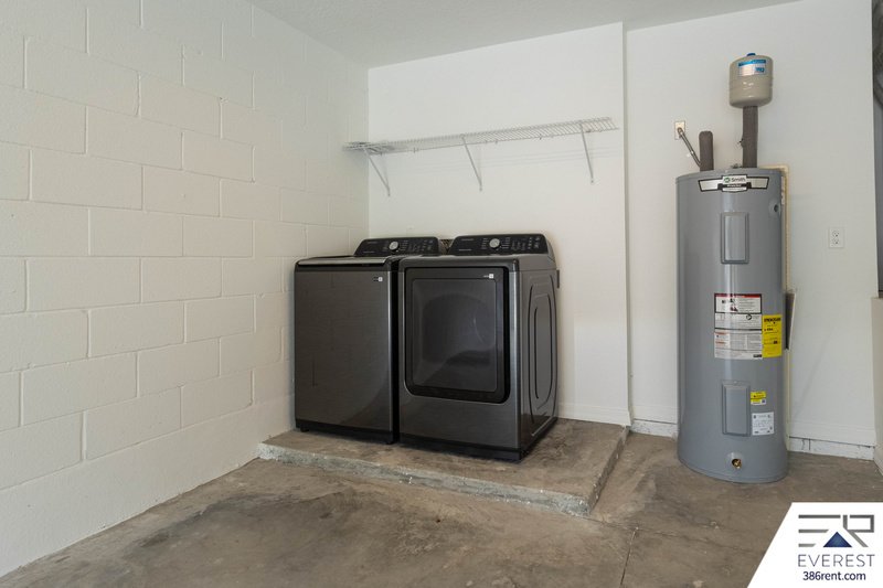 FULLY FENCED, LIKE NEW 3/2/1 TOWNHOUSE ON A CUL DE SAC IN BEAUTIFUL SEMINOLE WOODS property image