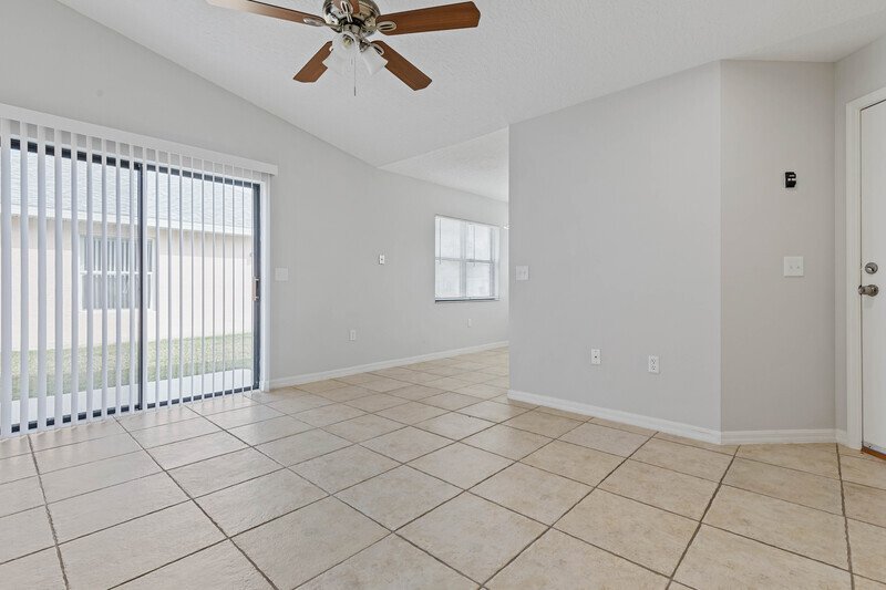 LIKE NEW 3/2/2 IN DESIRABLE PINE LAKES property image
