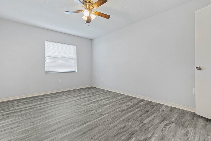LIKE NEW 3/2/2 IN DESIRABLE PINE LAKES property image