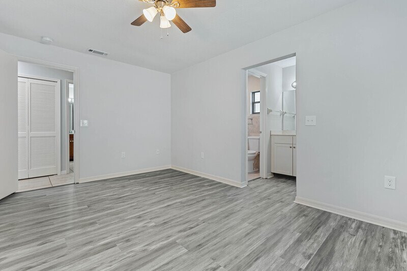 LIKE NEW 3/2/2 IN DESIRABLE PINE LAKES property image