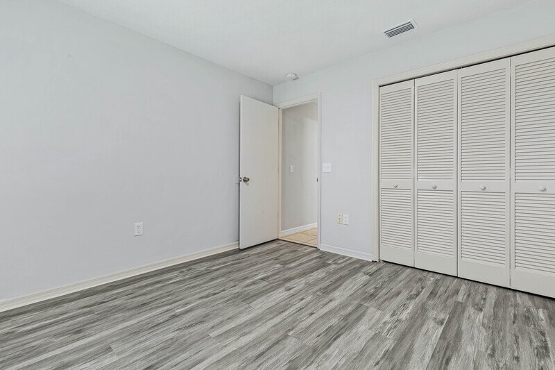 LIKE NEW 3/2/2 IN DESIRABLE PINE LAKES property image