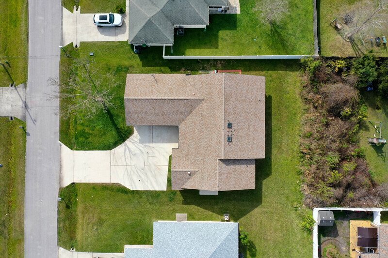 LIKE NEW 3/2/2 IN DESIRABLE PINE LAKES property image