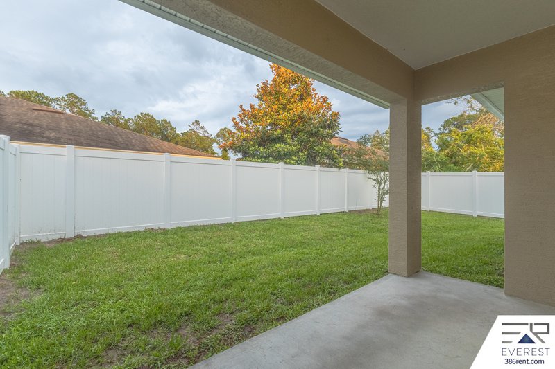 LIKE NEW 3/2/1 TOWNHOUSE IN BEAUTIFUL SEMINOLE WOODS property image