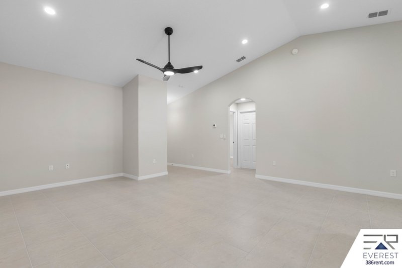 Brand New, fully fenced on a quiet cul-de-sac property image