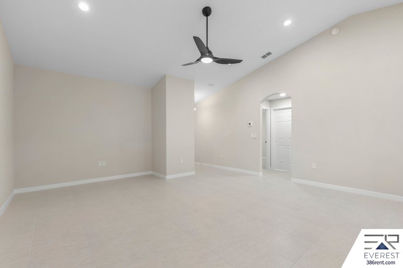 Brand New, fully fenced on a quiet cul-de-sac property image