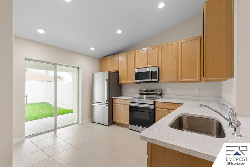 Brand New, fully fenced on a quiet cul-de-sac property image