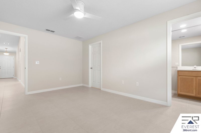 Brand New, fully fenced on a quiet cul-de-sac property image