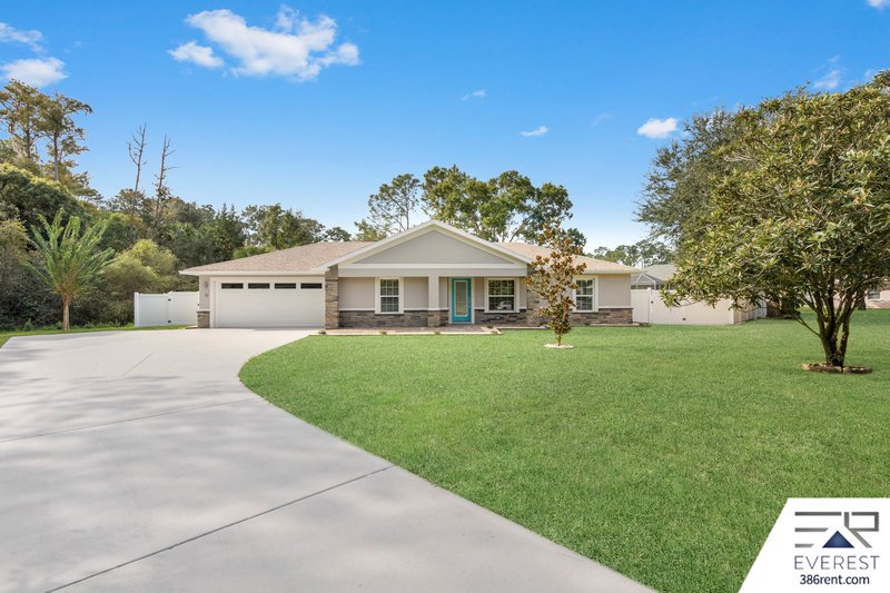 FULLY FENCED, COMPLETELY RENOVATED 3/2/2 ON A CUL-DE-SAC IN THE HEART OF PALM COAST property image