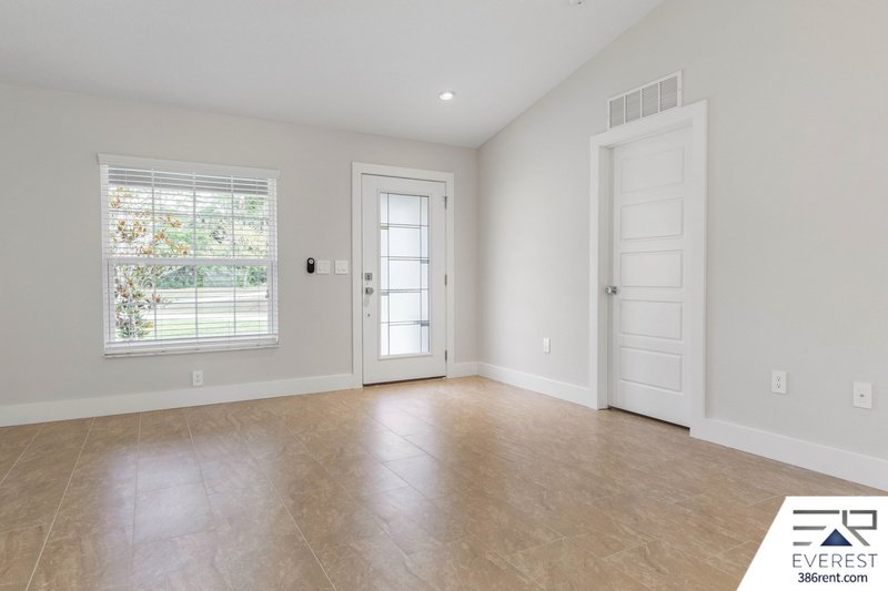 FULLY FENCED, COMPLETELY RENOVATED 3/2/2 ON A CUL-DE-SAC IN THE HEART OF PALM COAST property image