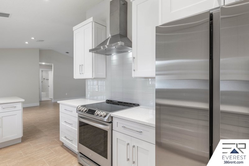 FULLY FENCED, COMPLETELY RENOVATED 3/2/2 ON A CUL-DE-SAC IN THE HEART OF PALM COAST property image