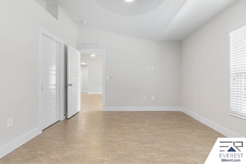 FULLY FENCED, COMPLETELY RENOVATED 3/2/2 ON A CUL-DE-SAC IN THE HEART OF PALM COAST property image
