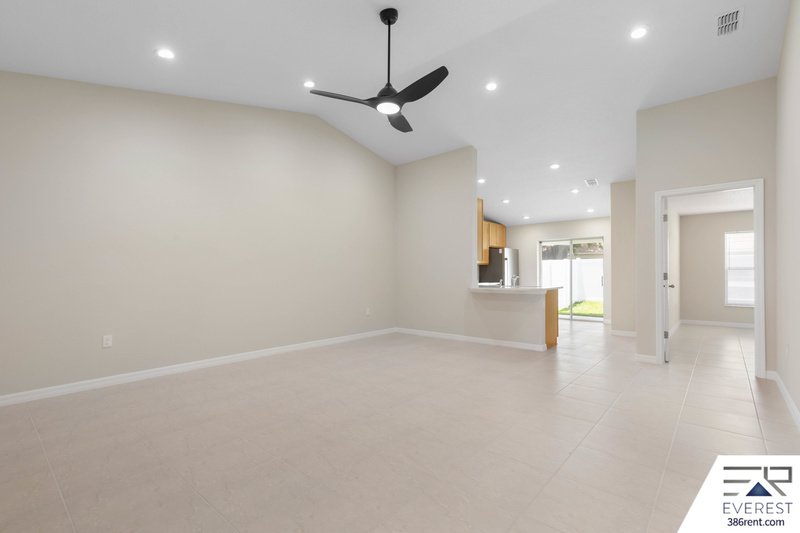 Brand New, fully fenced on a quiet cul-de-sac property image