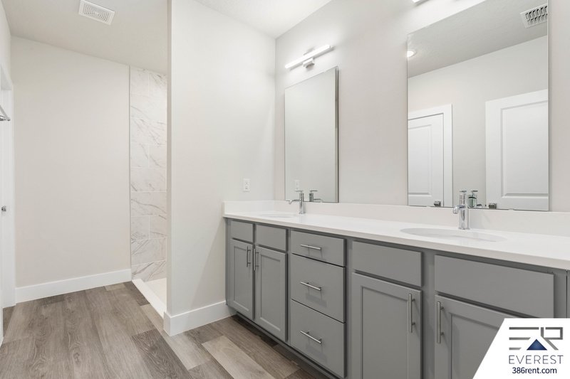 LIKE NEW, UPGRADED 3/2/2 IN THE HEART OF PALM COAST property image