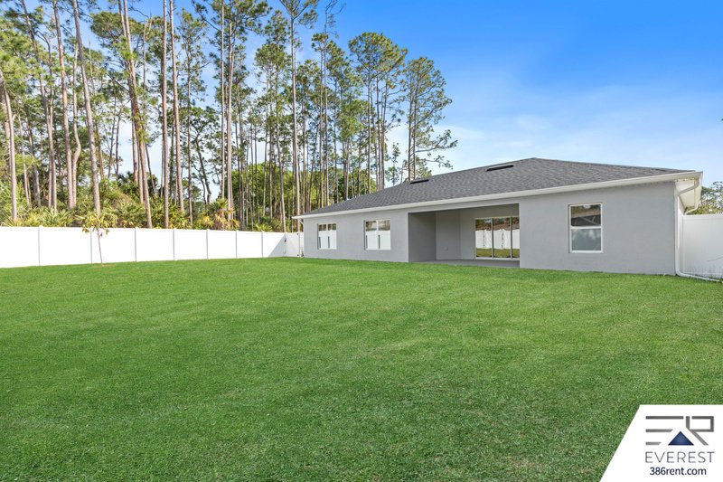 FULLY FENCED, LIKE NEW 3/2/2 IN DESIRABLE INDIAN TRAILS property image