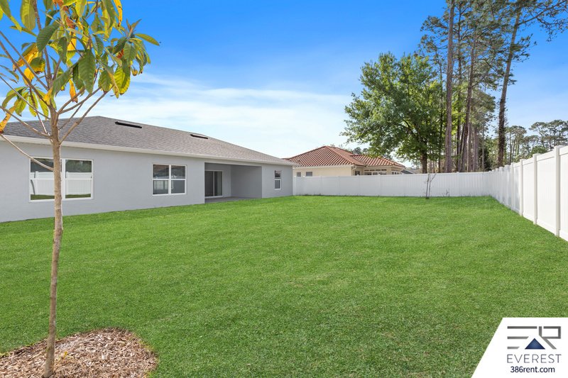 FULLY FENCED, LIKE NEW 3/2/2 IN DESIRABLE INDIAN TRAILS property image