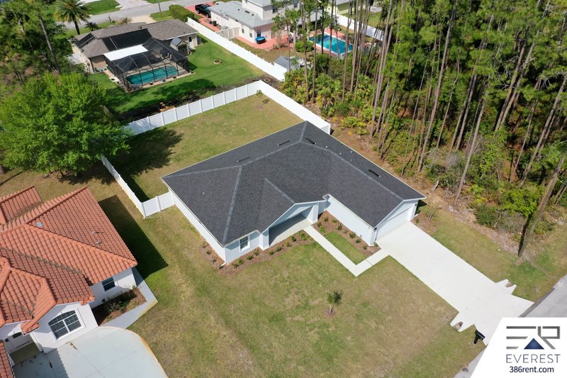 FULLY FENCED, LIKE NEW 3/2/2 IN DESIRABLE INDIAN TRAILS property image