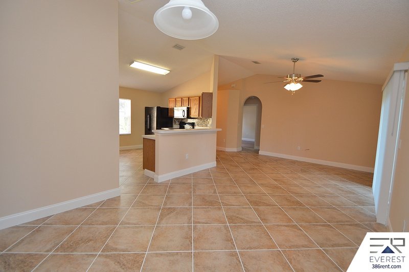 FUNCTIONAL 3/2/2 IN THE HEART OF PALM COAST property image