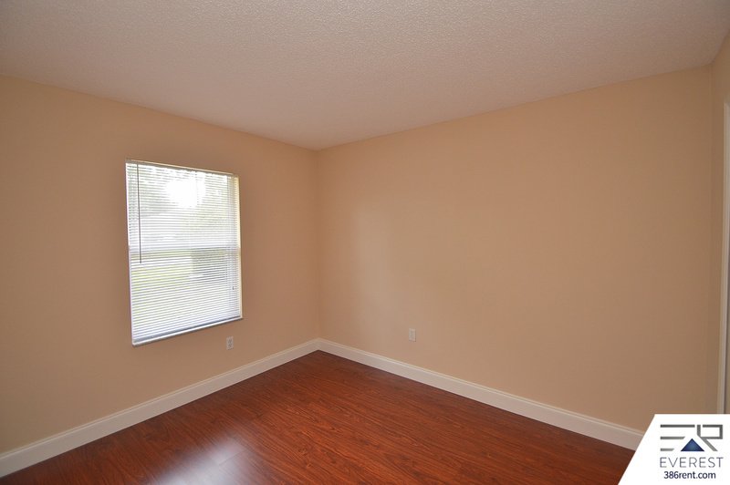FUNCTIONAL 3/2/2 IN THE HEART OF PALM COAST property image