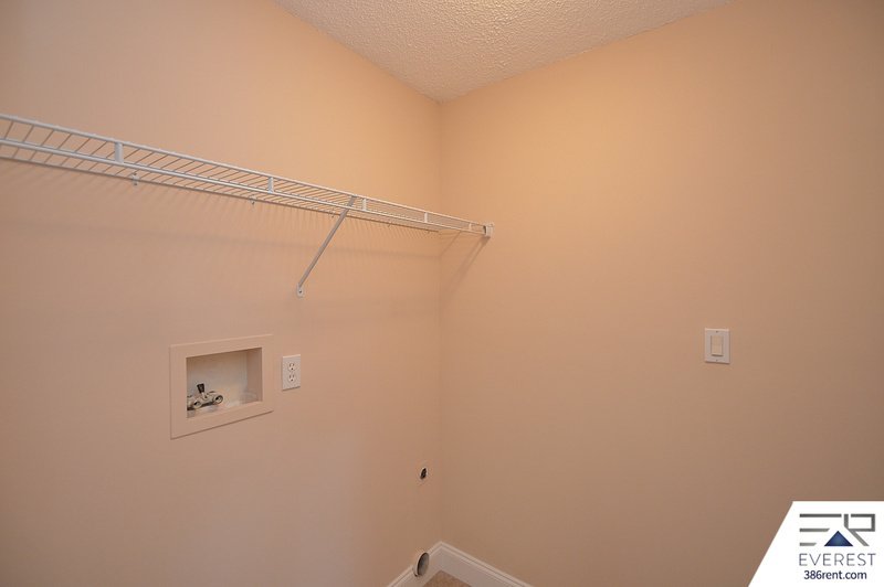 FUNCTIONAL 3/2/2 IN THE HEART OF PALM COAST property image