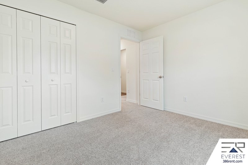 LIKE NEW 3/2/2 IN POPULAR LEHIGH WOODS property image