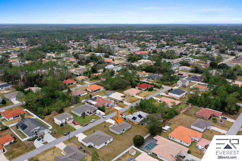 LIKE NEW 3/2/2 IN POPULAR LEHIGH WOODS property image