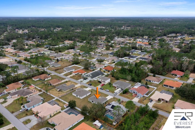 LIKE NEW 3/2/2 IN POPULAR LEHIGH WOODS property image