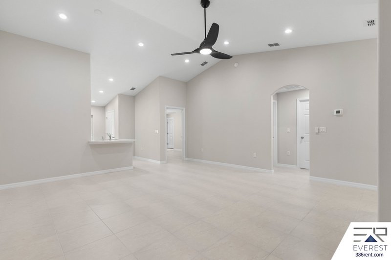 Brand New, fully fenced on a quiet cul-de-sac property image