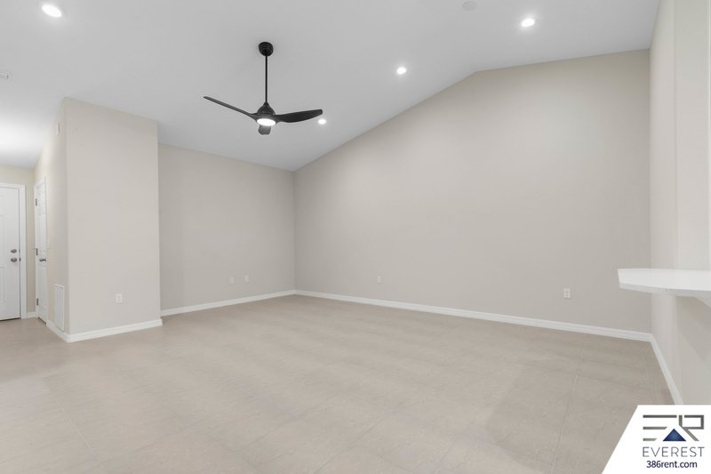 Brand New, fully fenced on a quiet cul-de-sac property image
