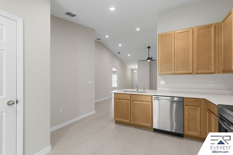 Brand New, fully fenced on a quiet cul-de-sac property image