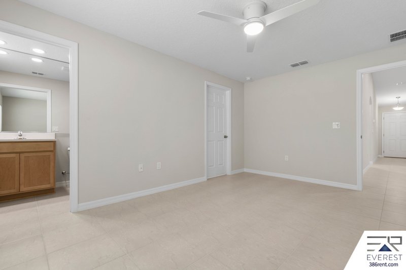 Brand New, fully fenced on a quiet cul-de-sac property image