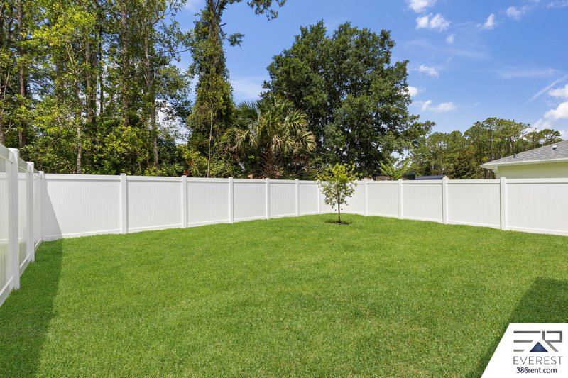 Brand New, fully fenced on a quiet cul-de-sac property image