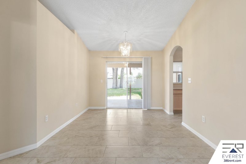 SPACIOUS, LIKE NEW 4/2/2 IN POPULAR PINE GROVE property image