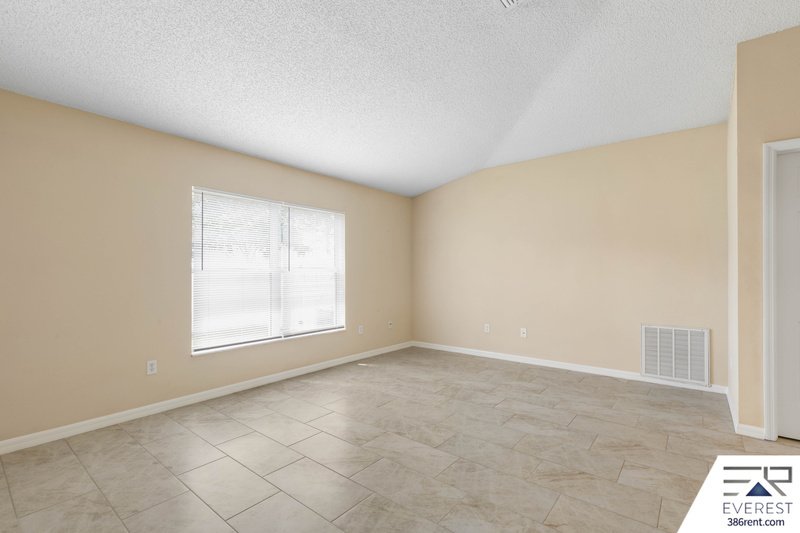 SPACIOUS, LIKE NEW 4/2/2 IN POPULAR PINE GROVE property image