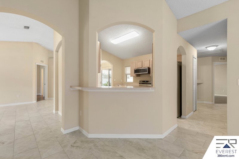SPACIOUS, LIKE NEW 4/2/2 IN POPULAR PINE GROVE property image