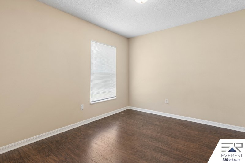 SPACIOUS, LIKE NEW 4/2/2 IN POPULAR PINE GROVE property image