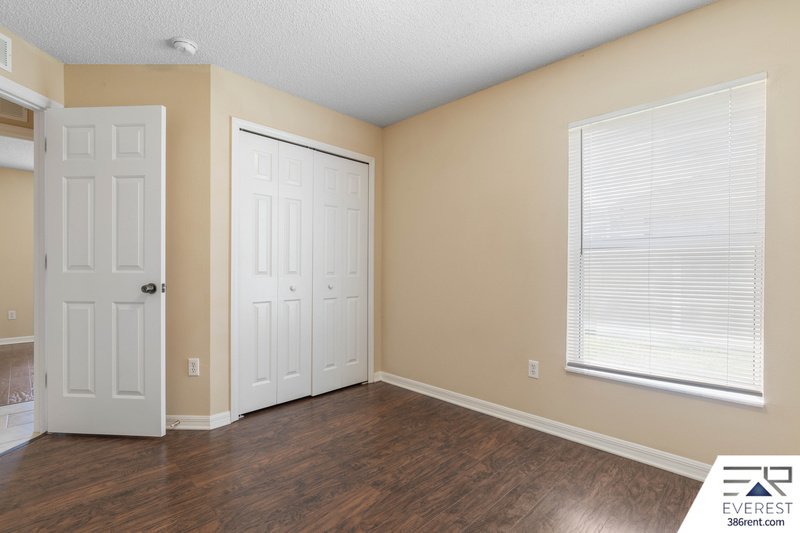 SPACIOUS, LIKE NEW 4/2/2 IN POPULAR PINE GROVE property image