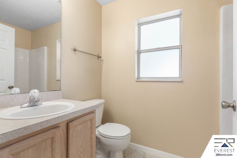SPACIOUS, LIKE NEW 4/2/2 IN POPULAR PINE GROVE property image