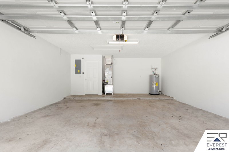 SPACIOUS, LIKE NEW 4/2/2 IN POPULAR PINE GROVE property image