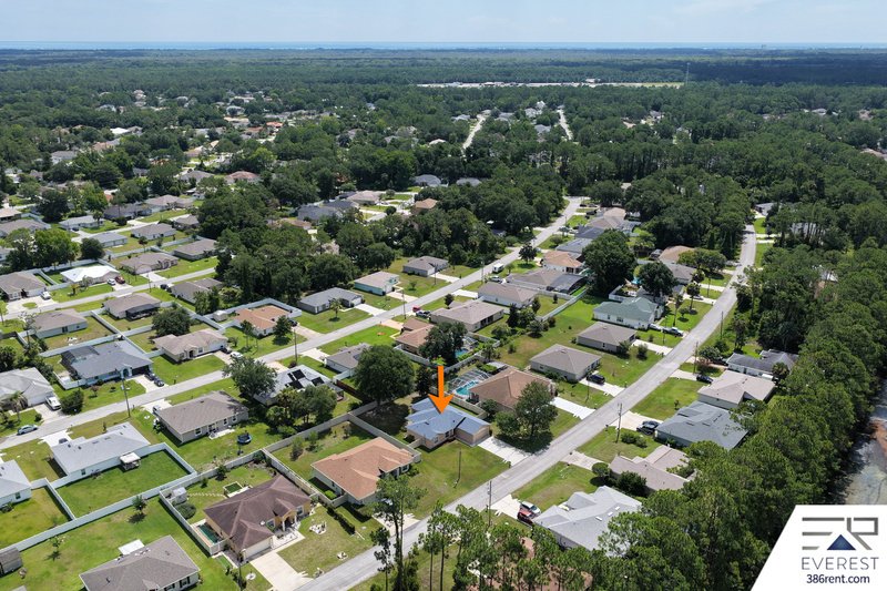 SPACIOUS, LIKE NEW 4/2/2 IN POPULAR PINE GROVE property image
