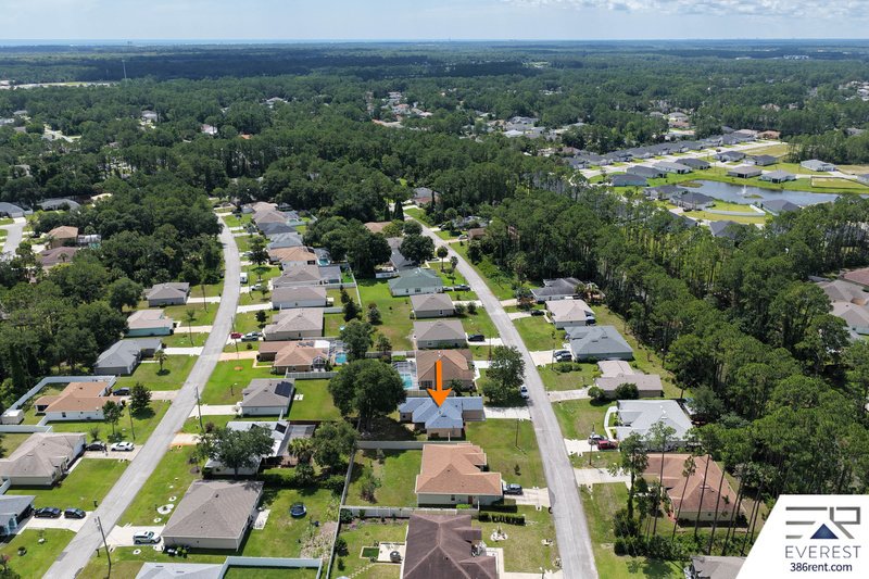 SPACIOUS, LIKE NEW 4/2/2 IN POPULAR PINE GROVE property image