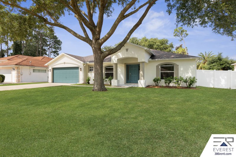 FULLY FENCED, SPACIOUS 4+DEN/3/2 IN DESIRABLE INDIAN TRAILS property image