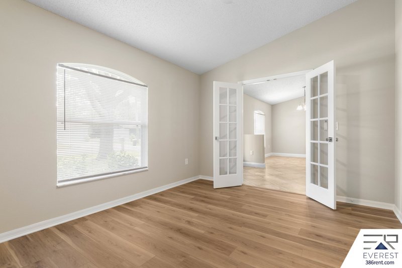 FULLY FENCED, SPACIOUS 4+DEN/3/2 IN DESIRABLE INDIAN TRAILS property image