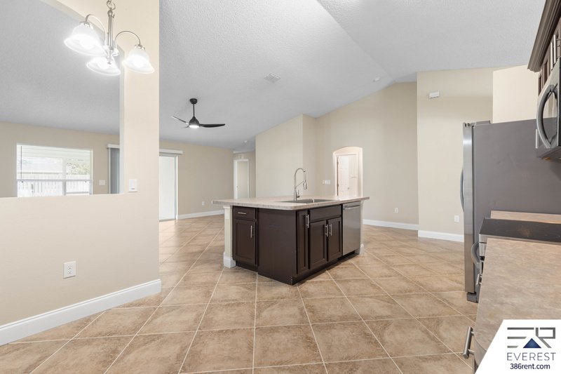 FULLY FENCED, SPACIOUS 4+DEN/3/2 IN DESIRABLE INDIAN TRAILS property image