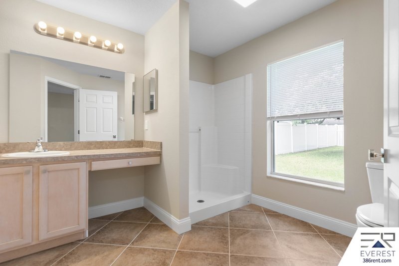 FULLY FENCED, SPACIOUS 4+DEN/3/2 IN DESIRABLE INDIAN TRAILS property image