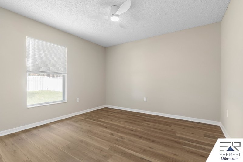 FULLY FENCED, SPACIOUS 4+DEN/3/2 IN DESIRABLE INDIAN TRAILS property image
