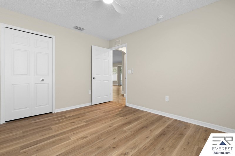 FULLY FENCED, SPACIOUS 4+DEN/3/2 IN DESIRABLE INDIAN TRAILS property image