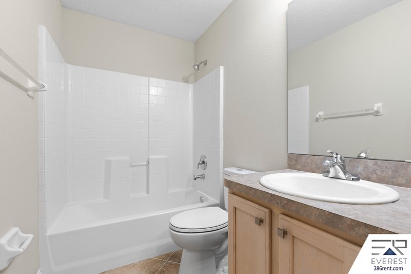FULLY FENCED, SPACIOUS 4+DEN/3/2 IN DESIRABLE INDIAN TRAILS property image