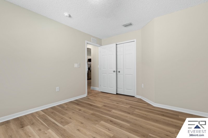 FULLY FENCED, SPACIOUS 4+DEN/3/2 IN DESIRABLE INDIAN TRAILS property image