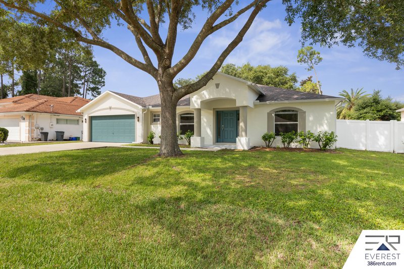 FULLY FENCED, SPACIOUS 4+DEN/3/2 IN DESIRABLE INDIAN TRAILS property image