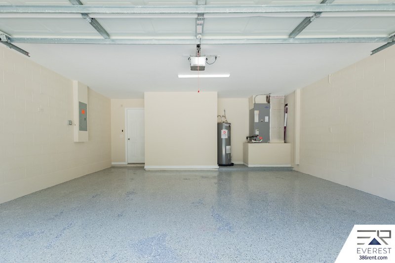 SPACIOUS 4/3/2 IN POPULAR LEHIGH WOODS property image